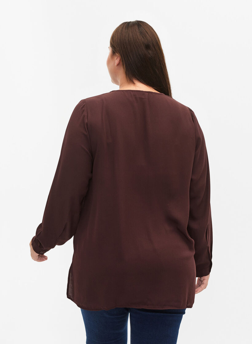 Unifarbenes Hemd mit V-Ausschnitt, Fudge, Model image number 1