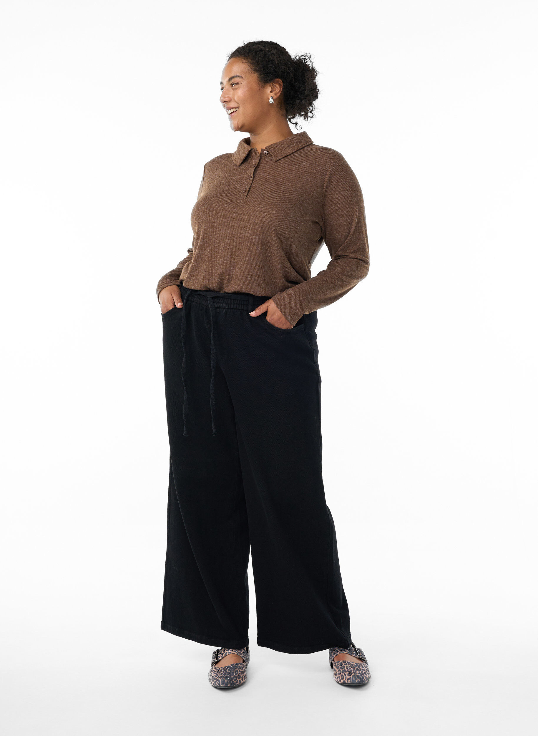 ZizziLang&auml;rmliges Poloshirt aus dehnbarem Rippmaterial, Braun, Model image number 1