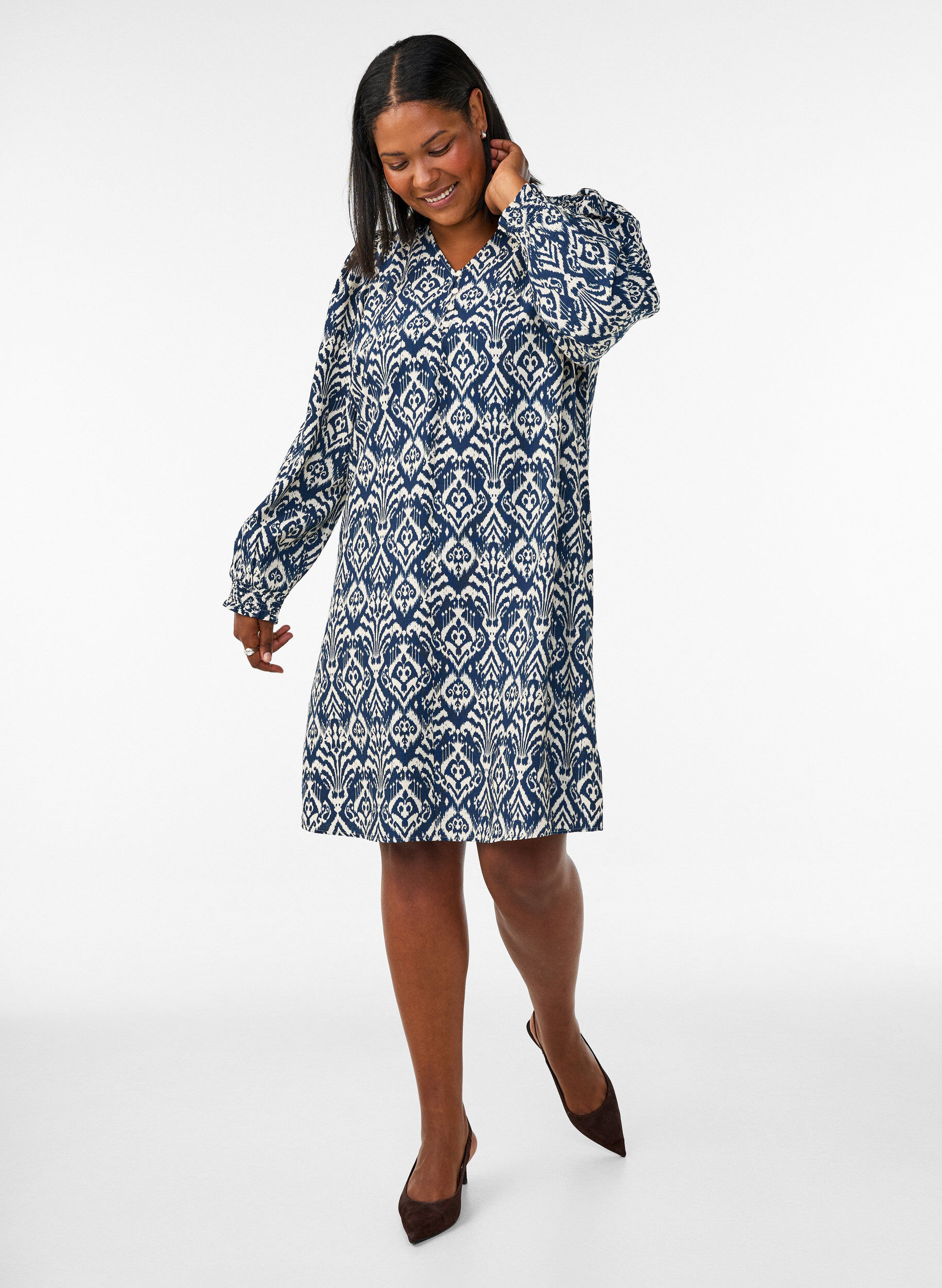 ZizziGemustertes Kleid aus Viskose mit langen &Auml;rmeln, Blau, Model image number 1