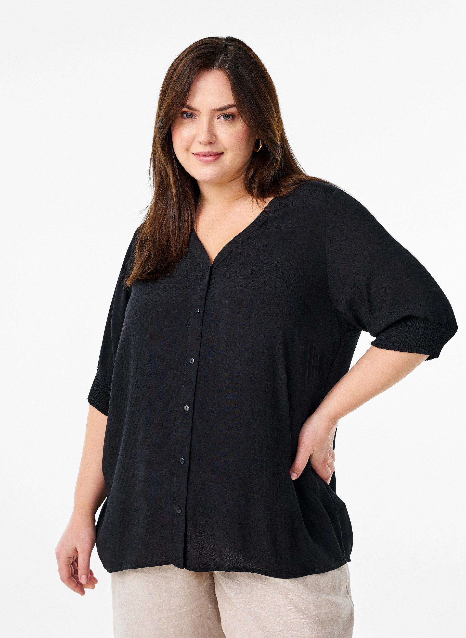 ZizziKurz&auml;rmelige Bluse aus Viskose, Schwarz, Model image number 0