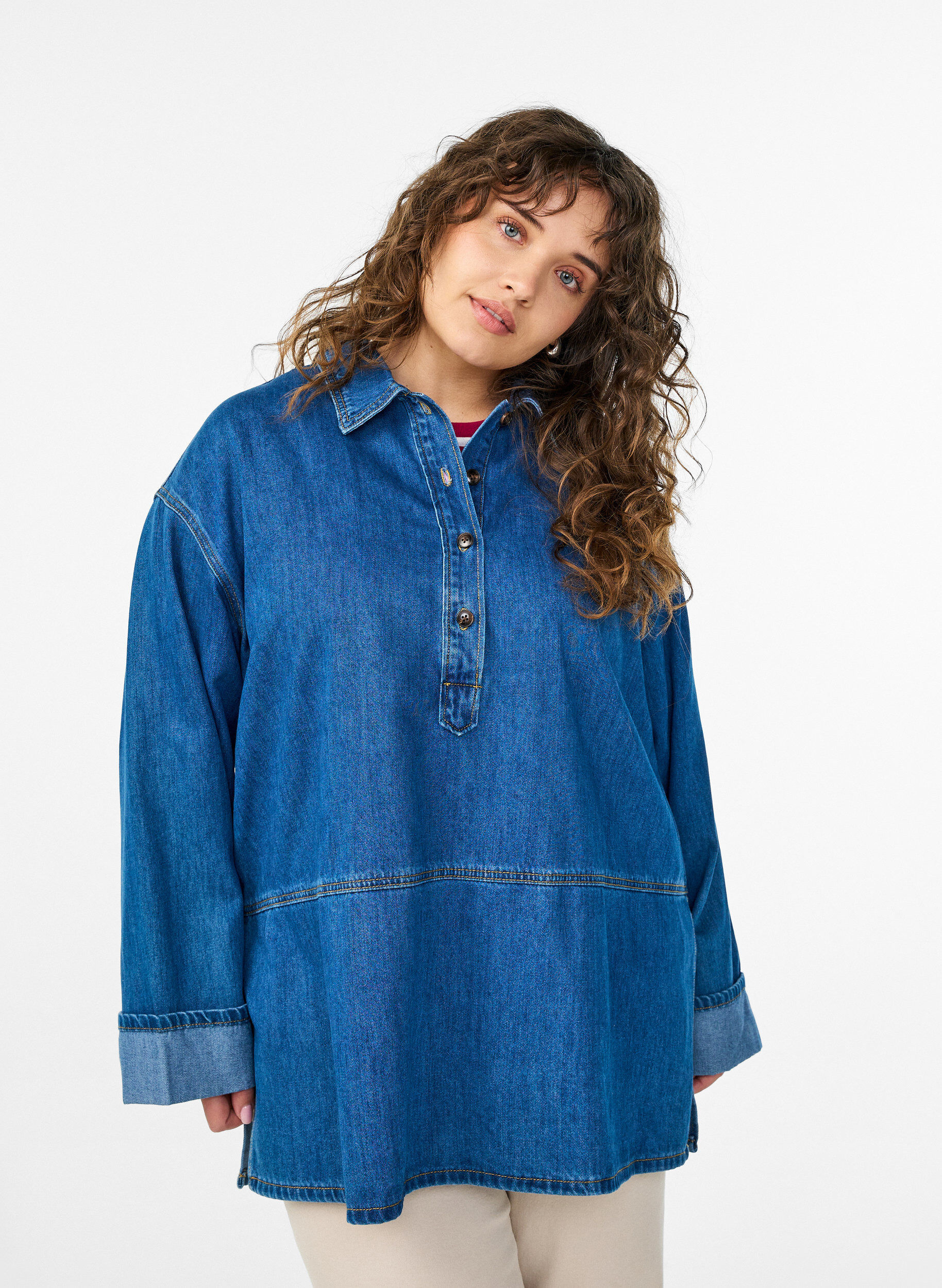 ZizziLockere Bluse aus Denim mit Kragen und Knopfleiste, Blau, Model image number 0