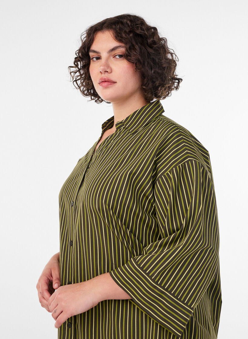 Lockere gestreifte Bluse mit 3/4-&Auml;rmeln, Gr&uuml;n, Model