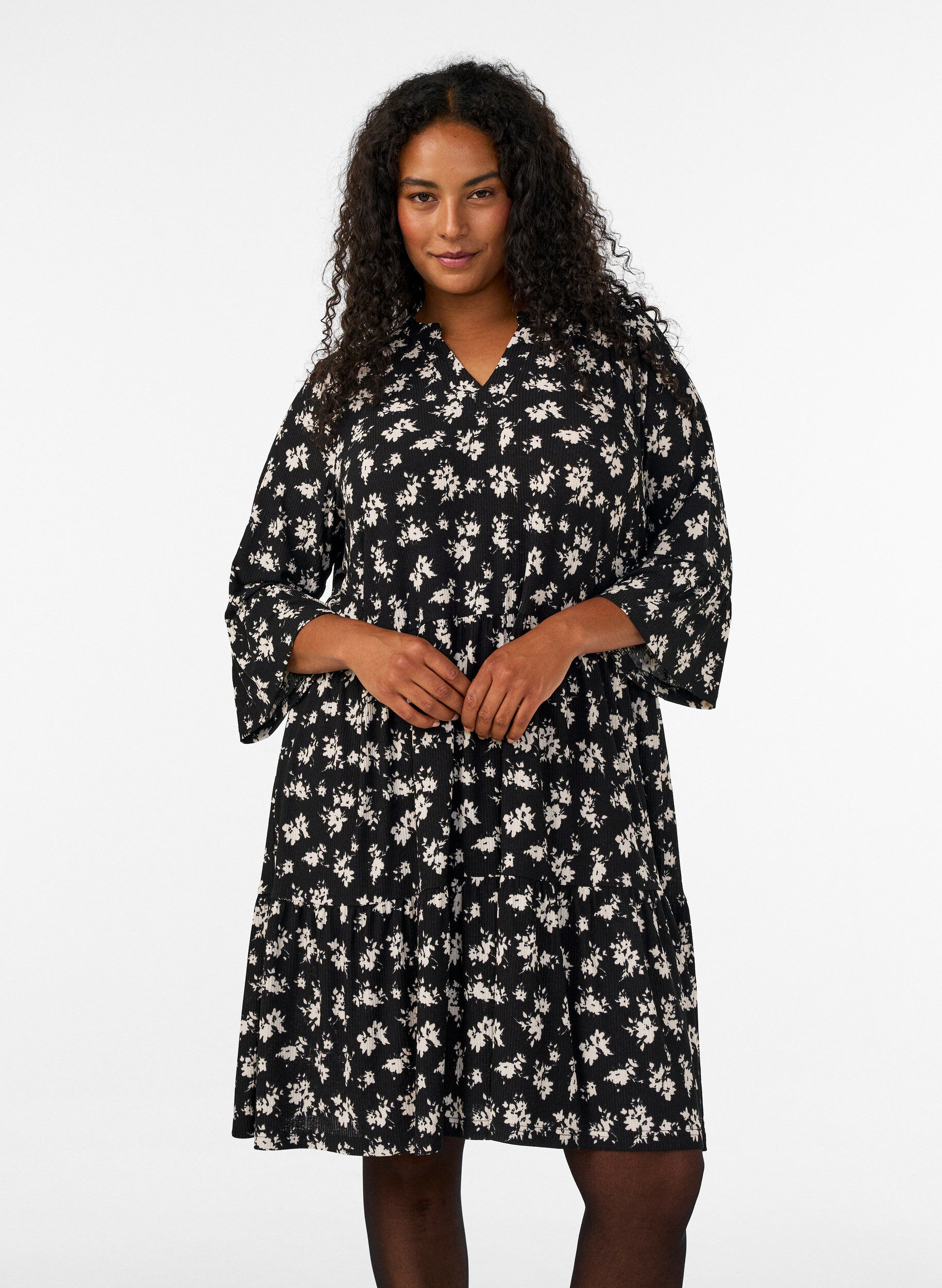ZizziKurzes A-Linien-Kleid aus Jersey mit Allover-Print, Schwarz, Model image number 0