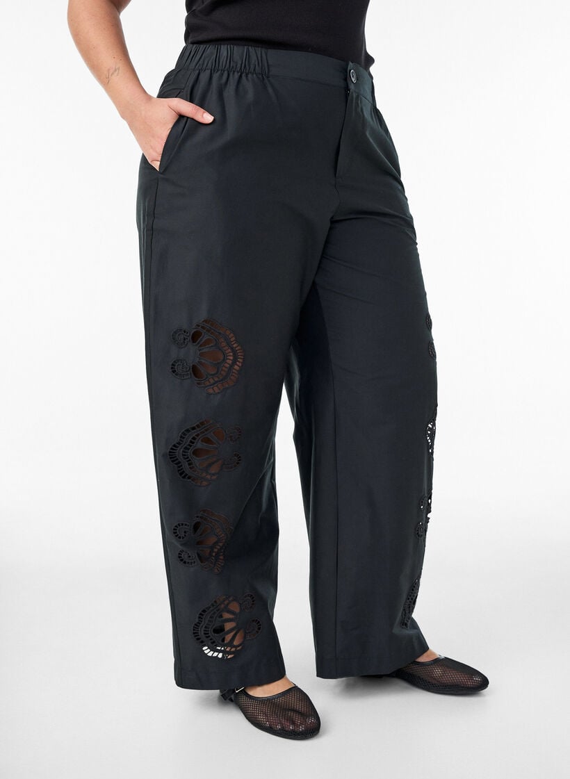 Hose aus Baumwolle mit bestickten Cut-outs, Schwarz, Model image number 2