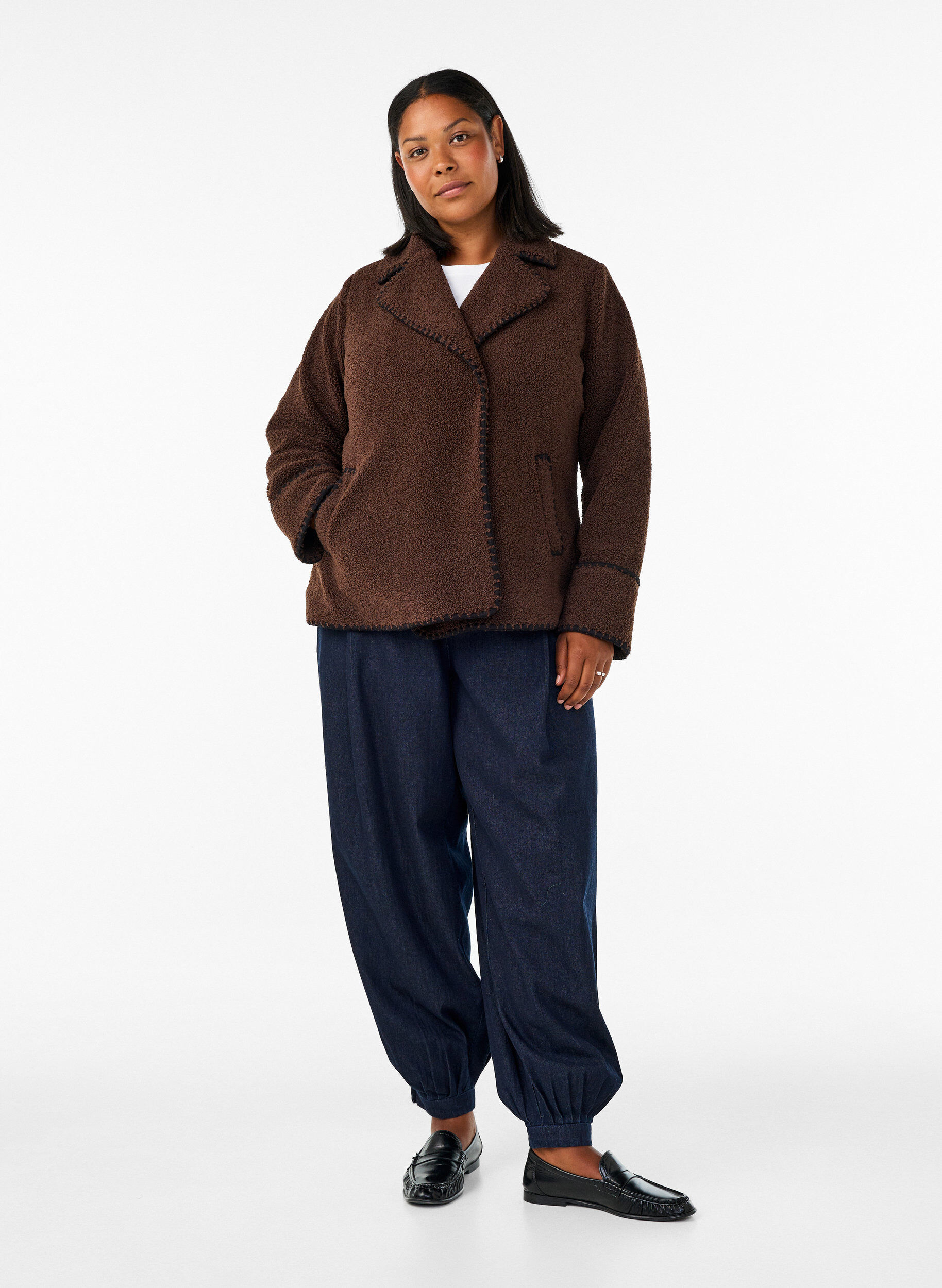 ZizziTeddyjacke mit Kontrastdetails, Braun, Model image number 1