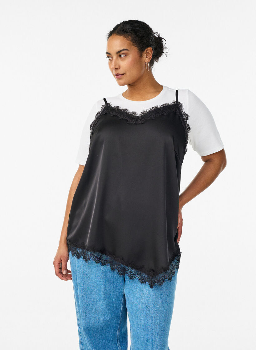 Top aus Satin mit Spitzen und asymmetrischem Saum, Schwarz, Model image number 0