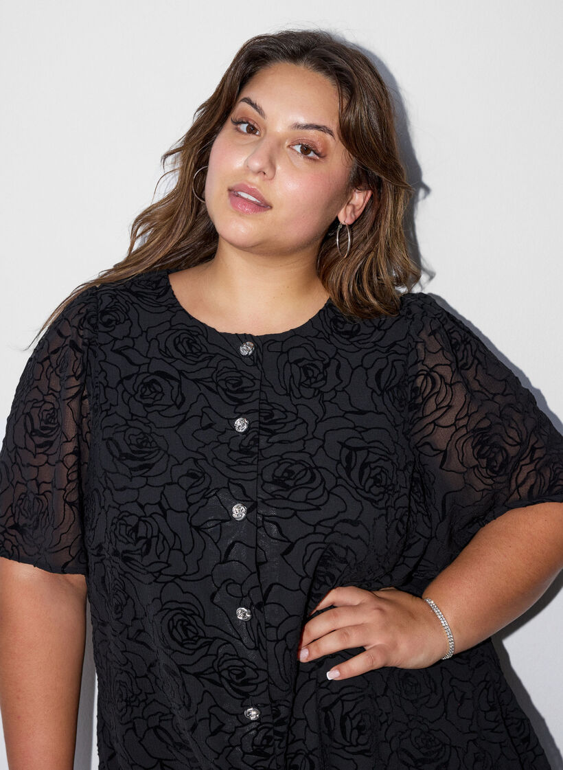 Kurzes Kleid mit Rosenprint und Kn&ouml;pfen, Schwarz, Model image number 3