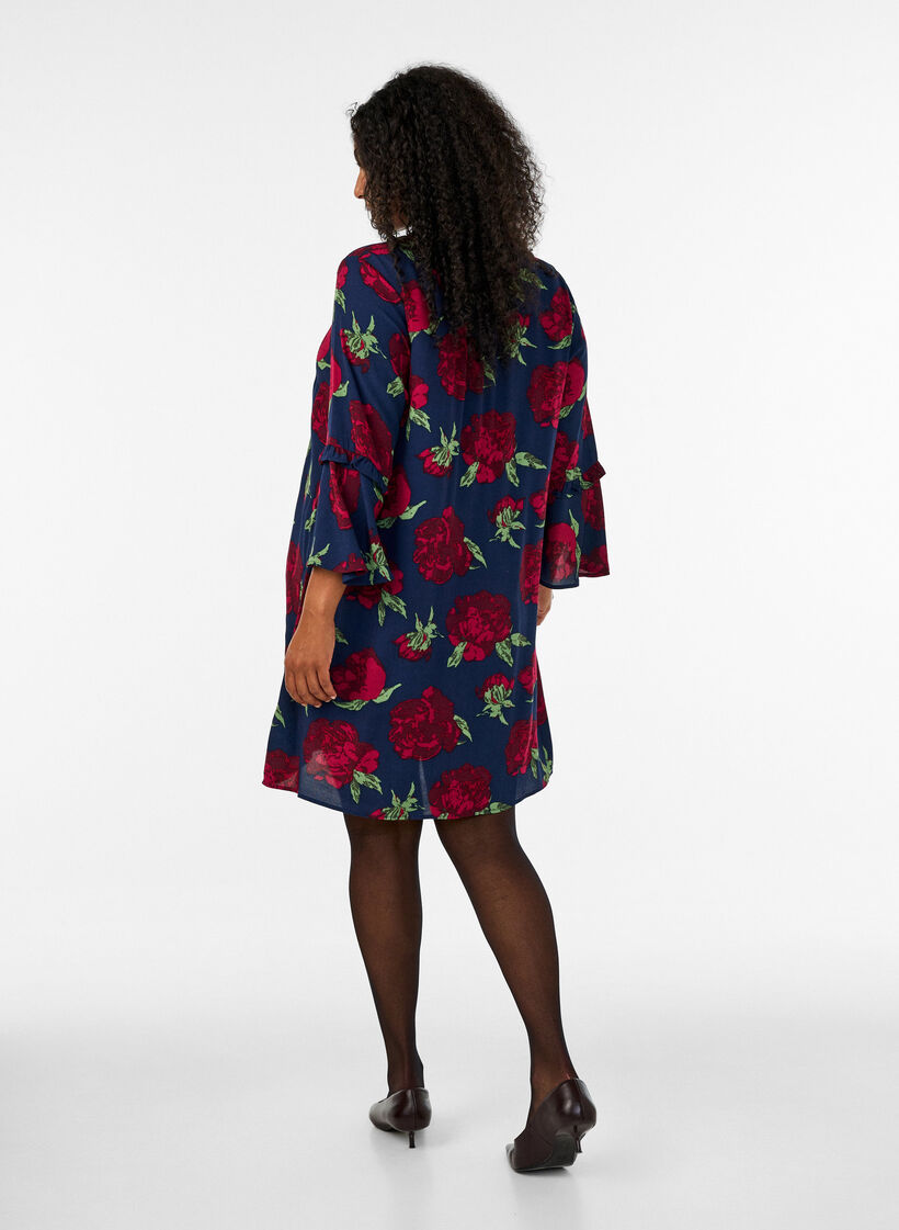 Gebl&uuml;mtes Kleid aus Viskose mit R&uuml;schen, Blau, Model image number 2