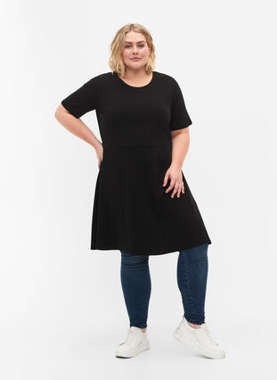 Gepunktetes Kleid aus Baumwolle mit kurzen Ärmeln, Black, Model image number 2