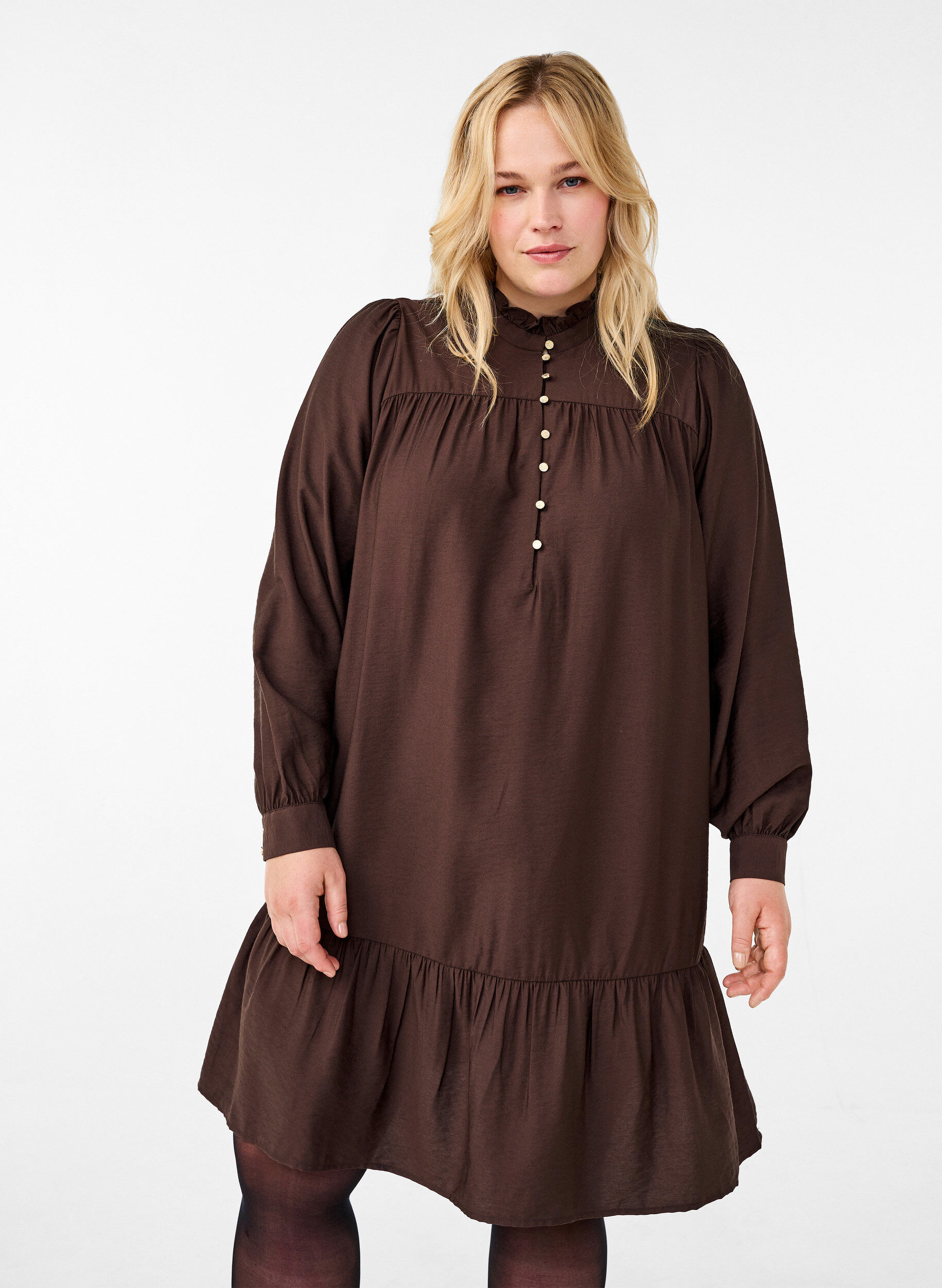 ZizziKurzes Kleid mit R&uuml;schenkragen, Seal Brown, Model image number 0