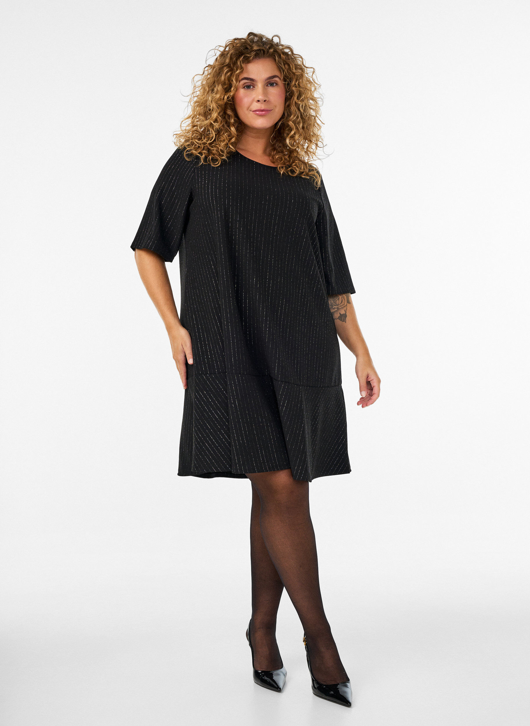 ZizziKurzes A-Linien-Kleid mit Glitzerstreifen, Schwarz, Model image number 1