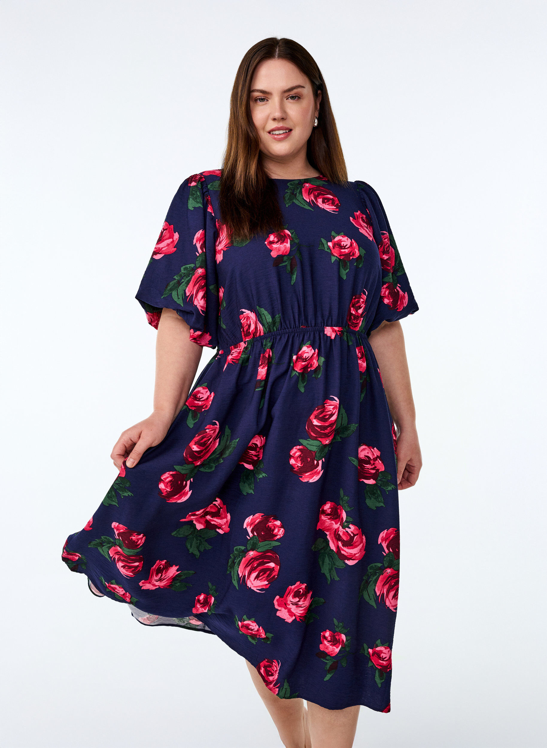 ZizziMidikleid mit Rosenprint und kurzen Ballon&auml;rmeln, Blau, Model image number 0