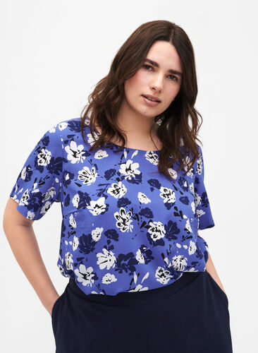 FLASH – Kurzärmelige Bluse mit Print, Amparo Blue Flower, Model image number 0