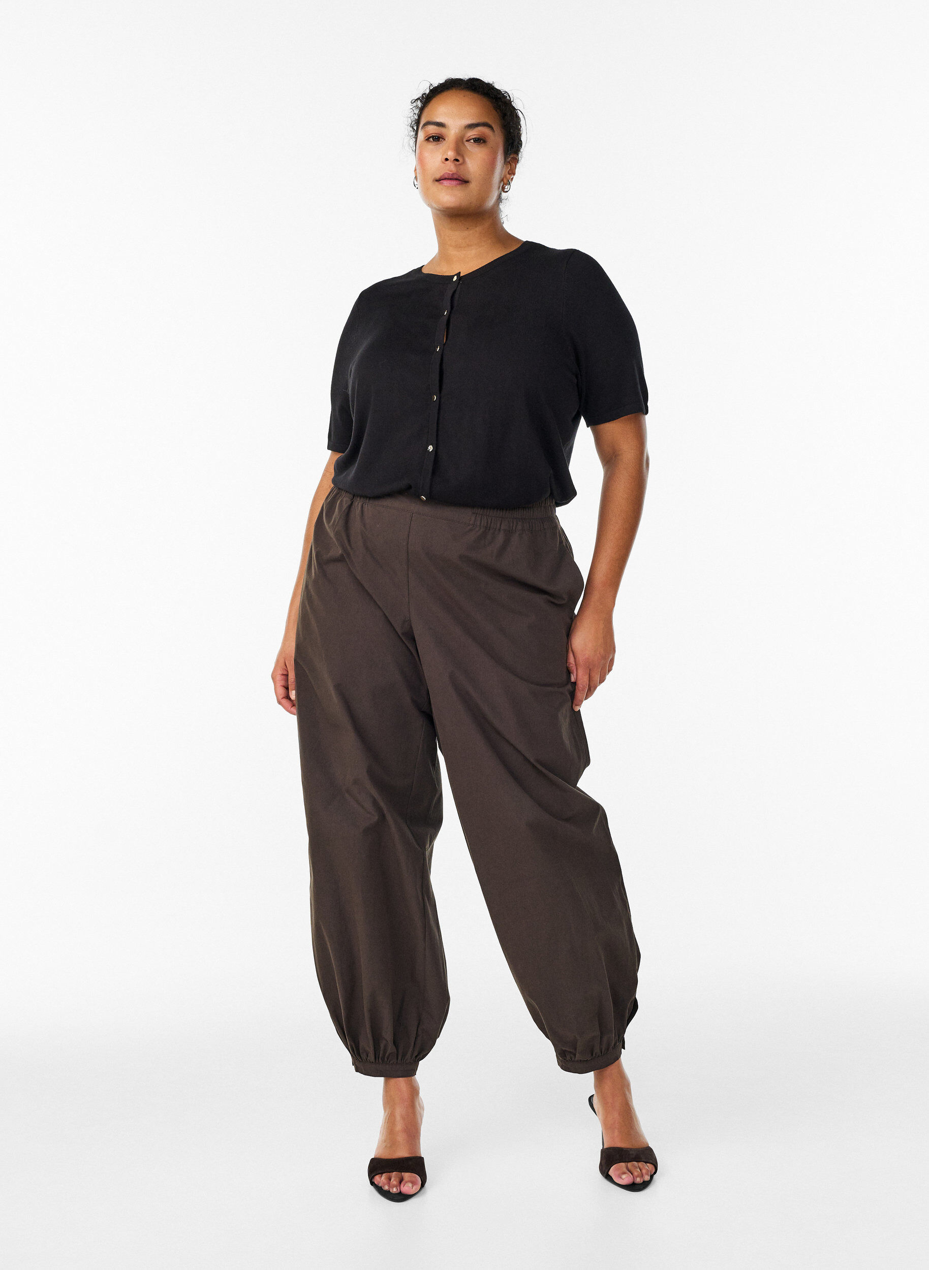 ZizziKurz&auml;rmelige Strickjacke aus Viskose, Schwarz, Model image number 1