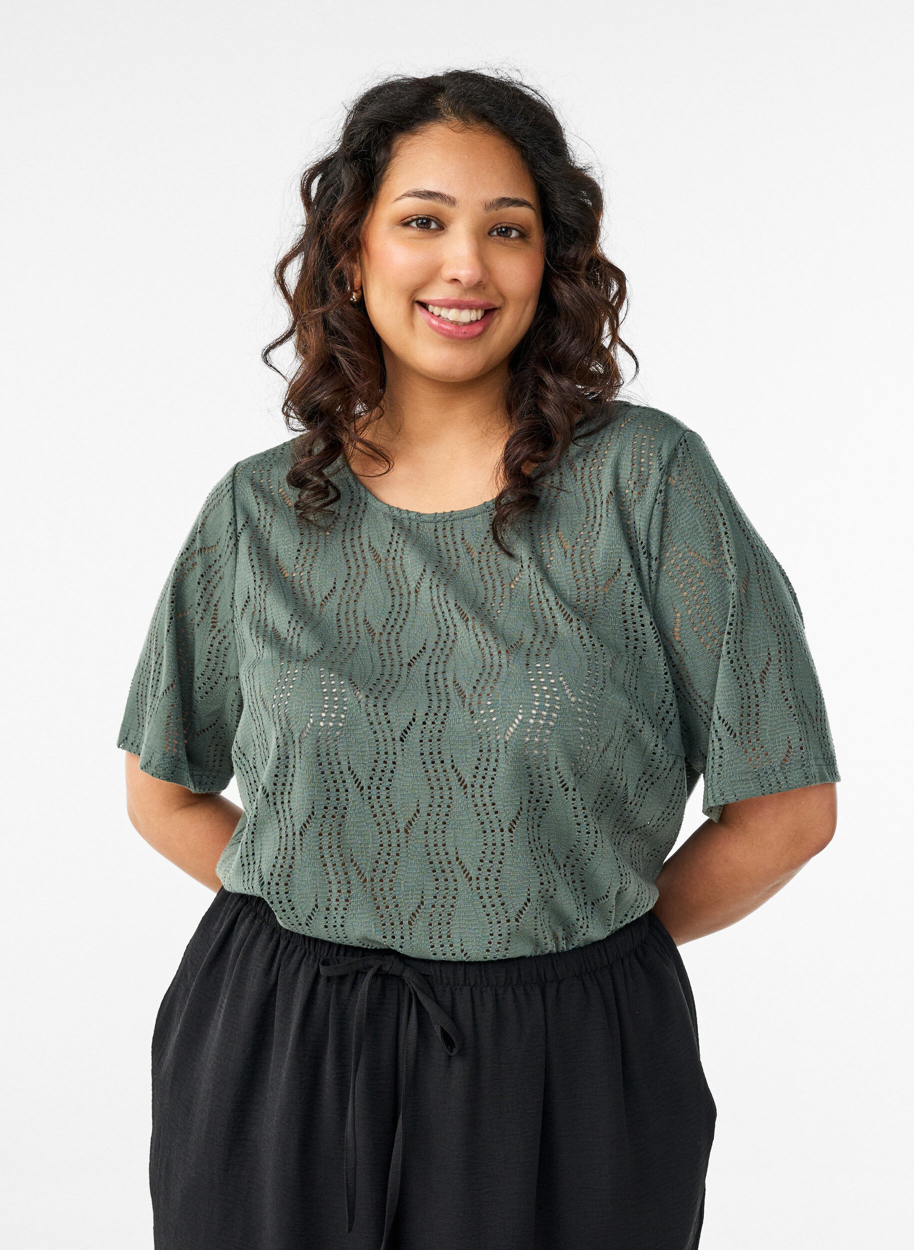 ZizziT-Shirt aus Jersey mit Lochstickerei, Gr&uuml;n, Model image number 0