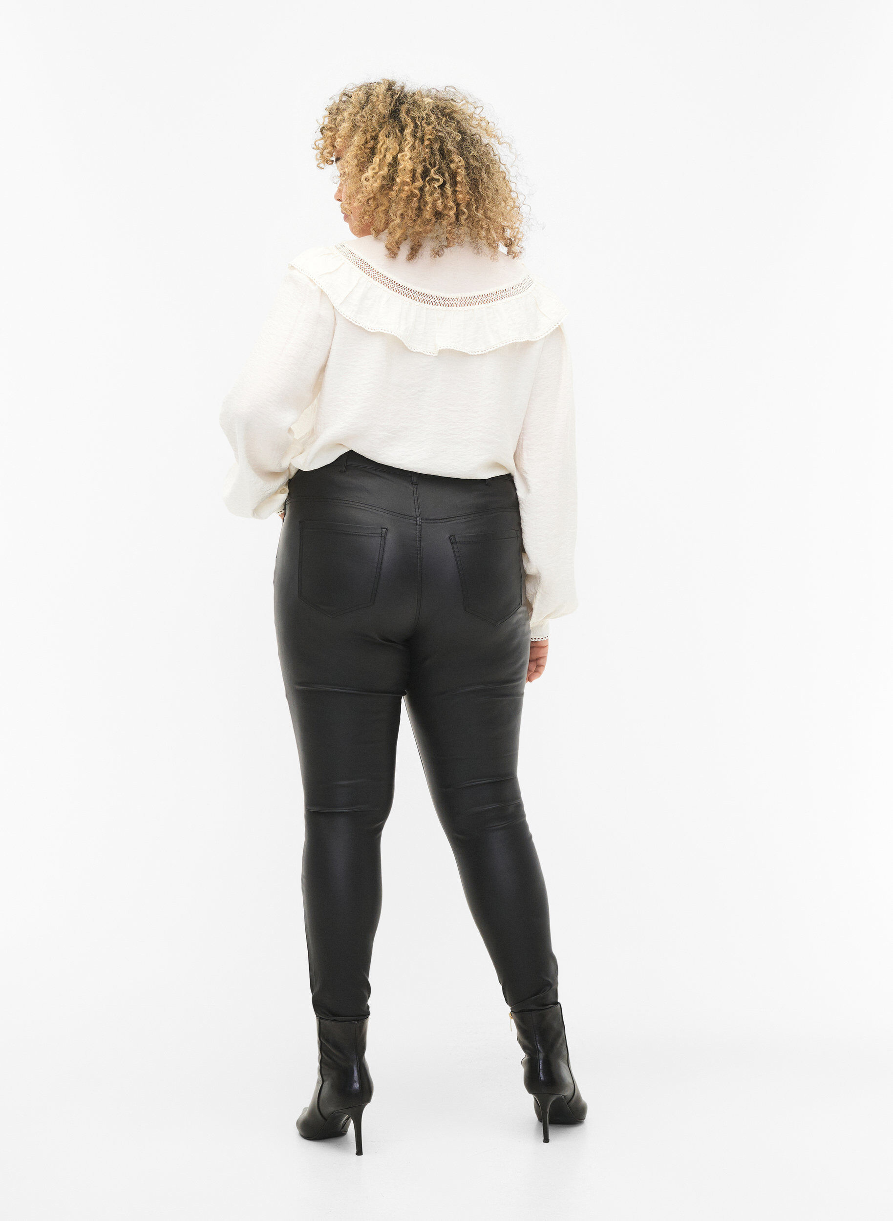 ZizziCoated Amy Jeans , Black coated, Model image number 2
