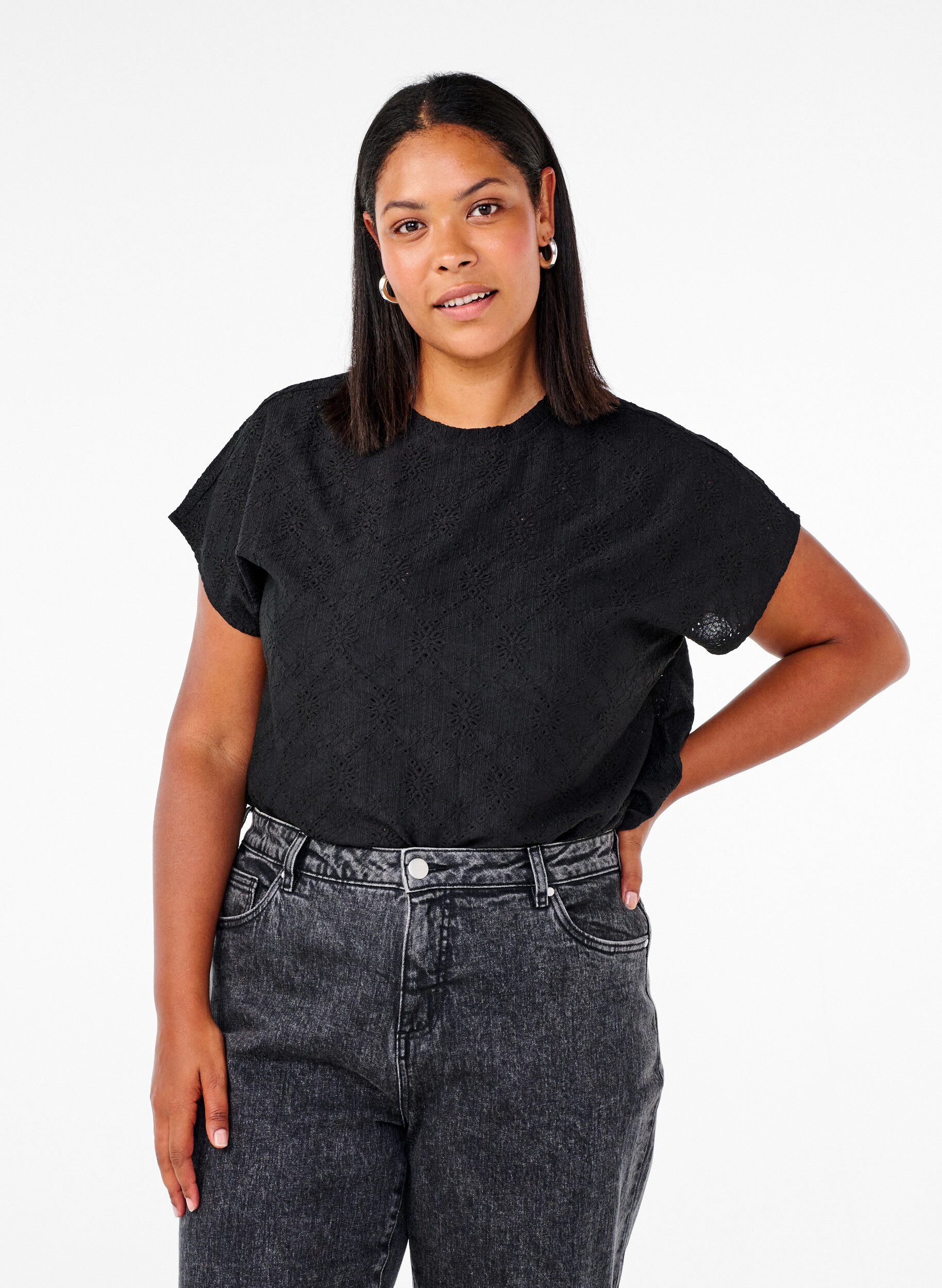 ZizziBluse mit kurzen &Auml;rmeln und floralen Stickereien, Black, Model image number 0