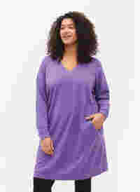 Pulloverkleid mit V-Ausschnitt, Deep Lavender, Model