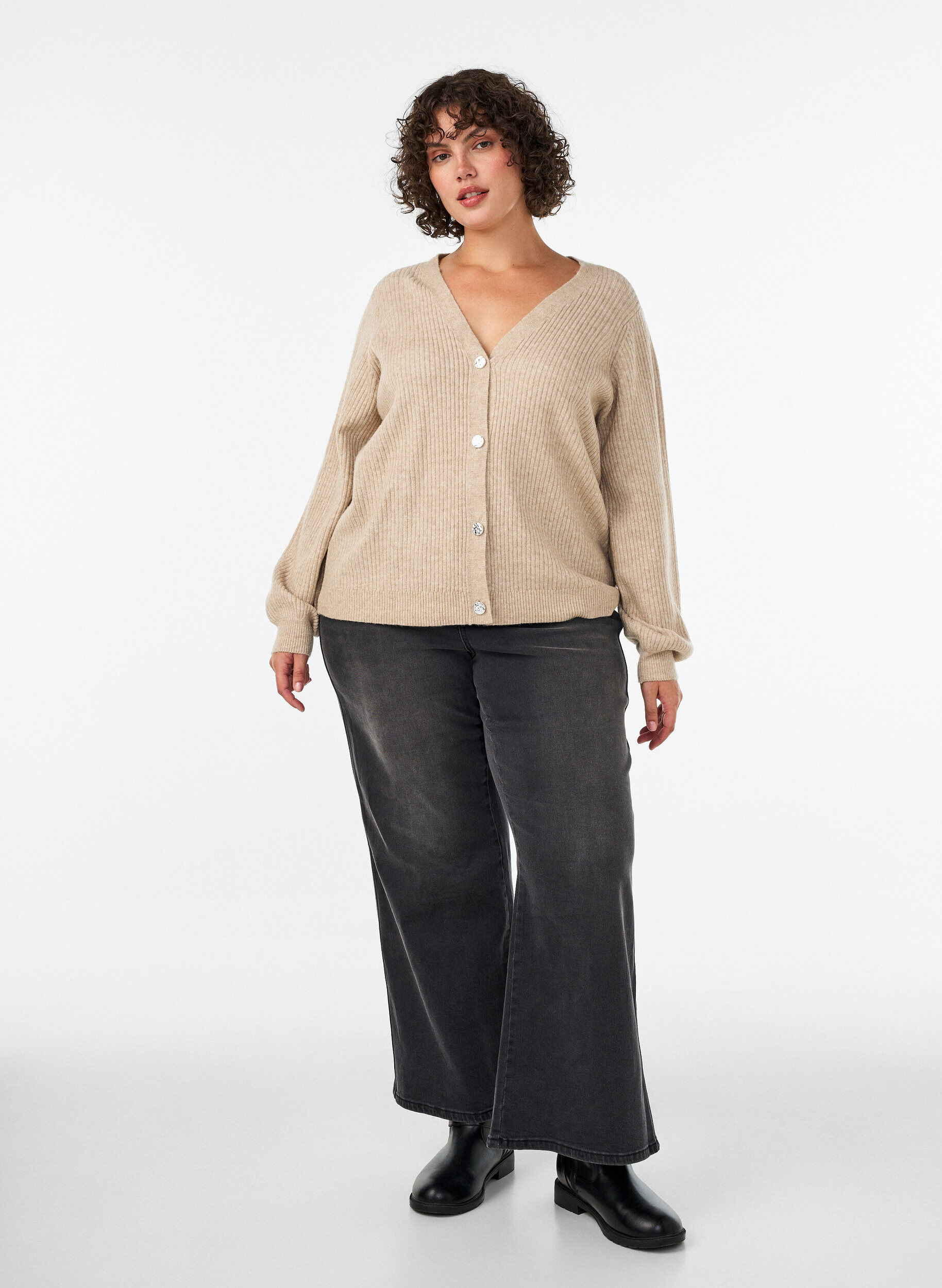 ZizziStrickjacke mit V-Ausschnitt und Rippstruktur, Beige, Model image number 1