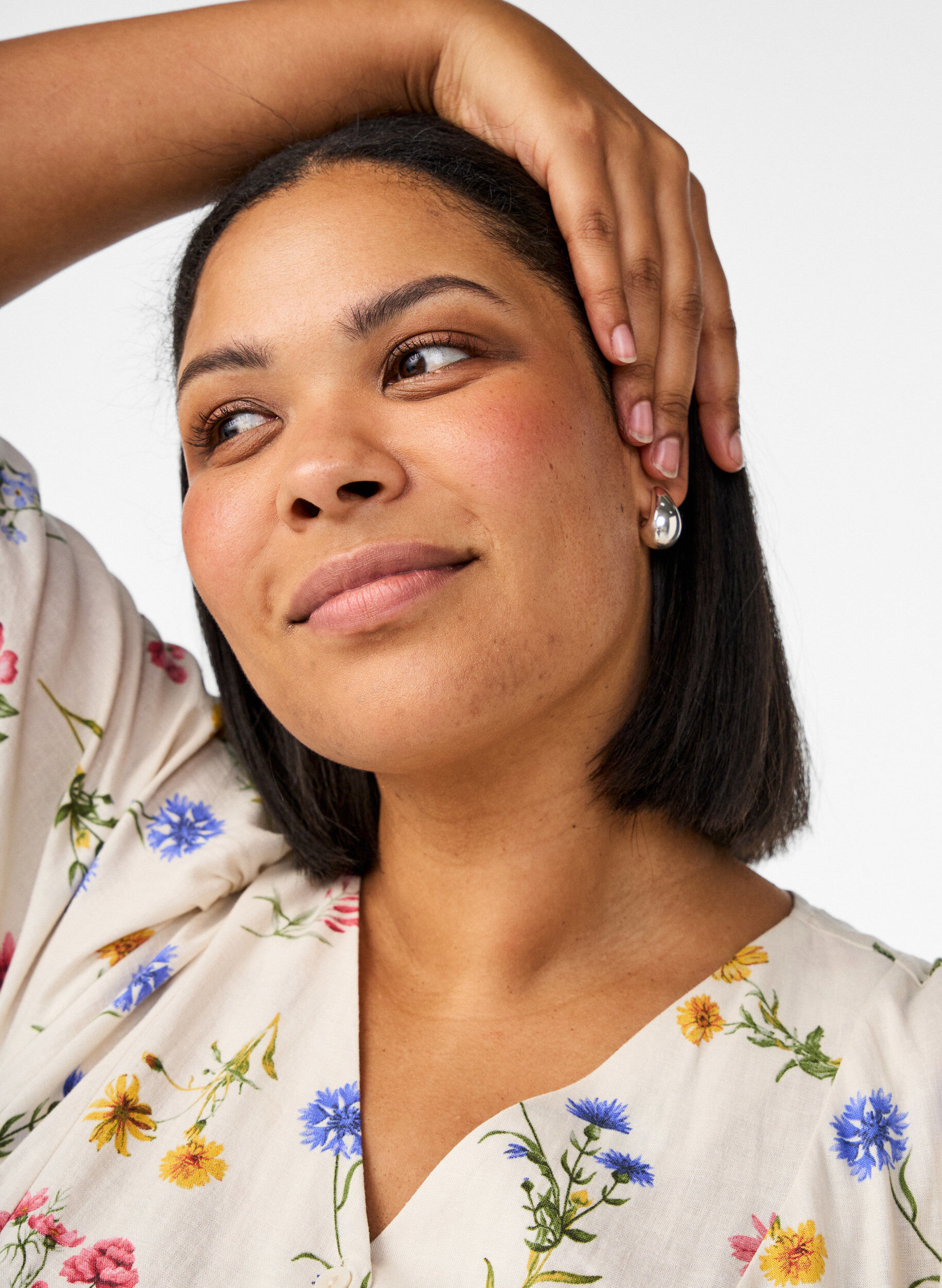 ZizziMidikleid aus Leinen und Viskose mit R&uuml;schen&auml;rmeln, Beige, Model image number 2