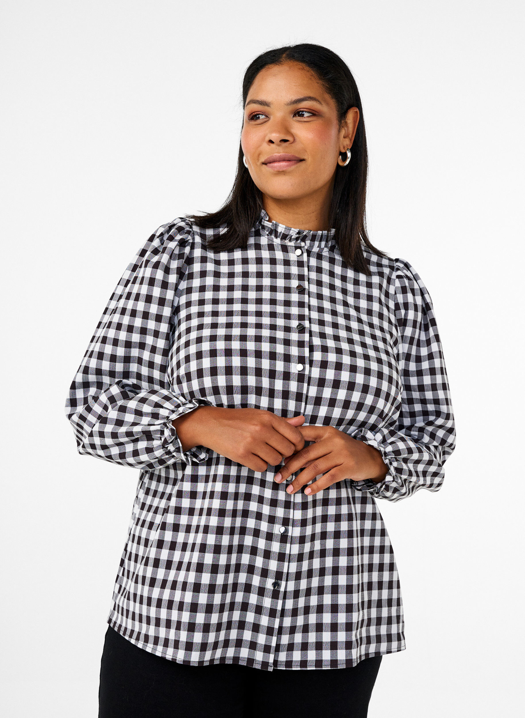ZizziKarierte Bluse mit R&uuml;schendetails, Black/W. Gingham, Model image number 0