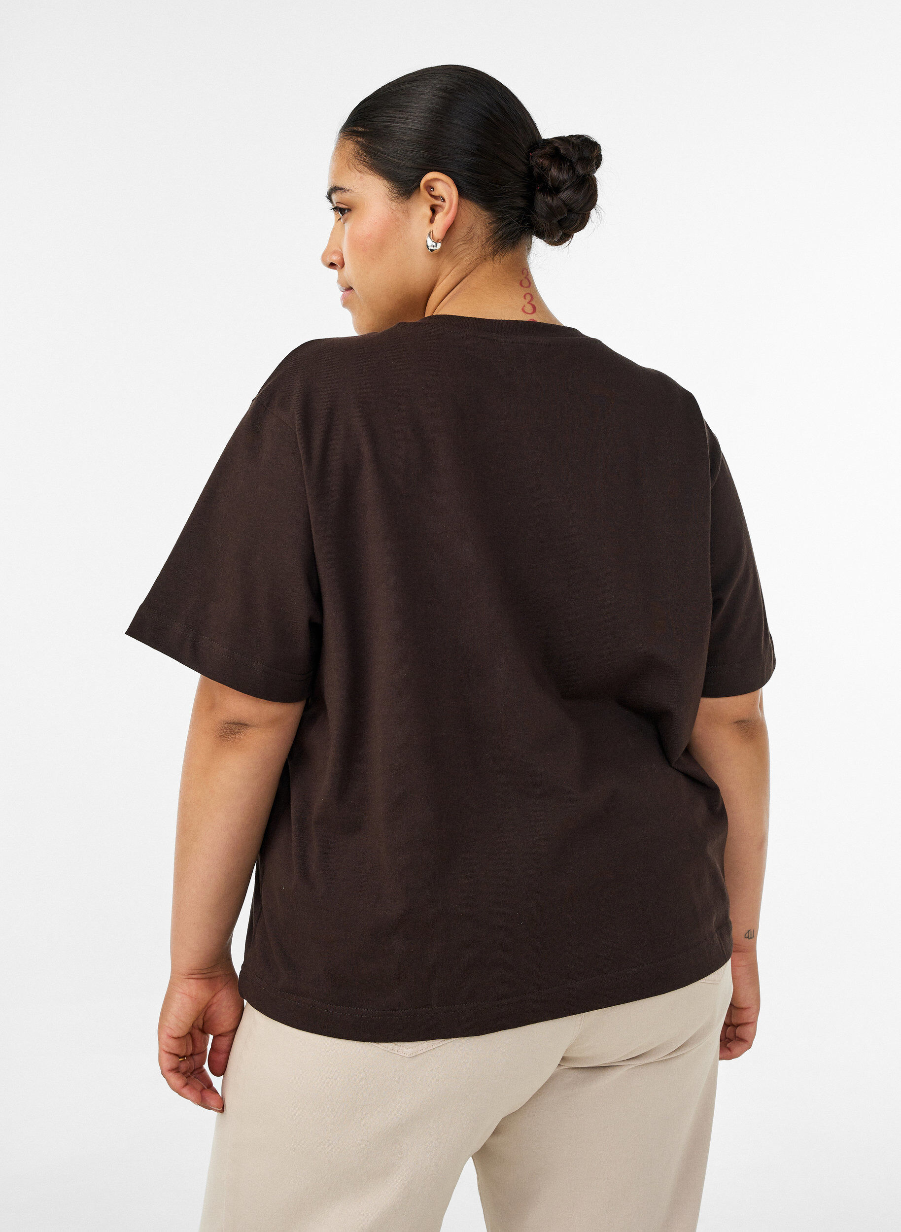 ZizziKastiges T-Shirt aus Baumwolle, Braun, Model image number 2