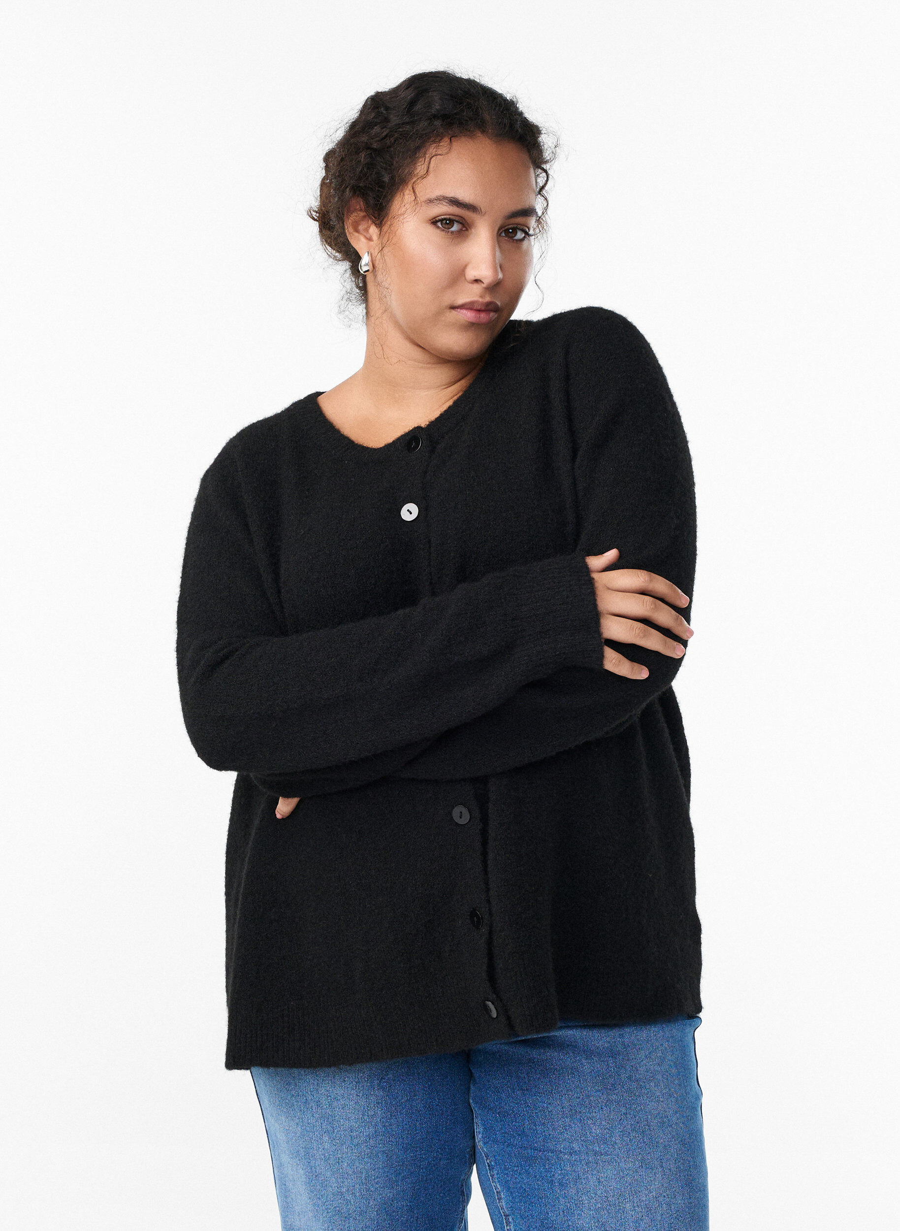 Strickjacke aus Wolle mit Kn&ouml;pfen, Schwarz, Model