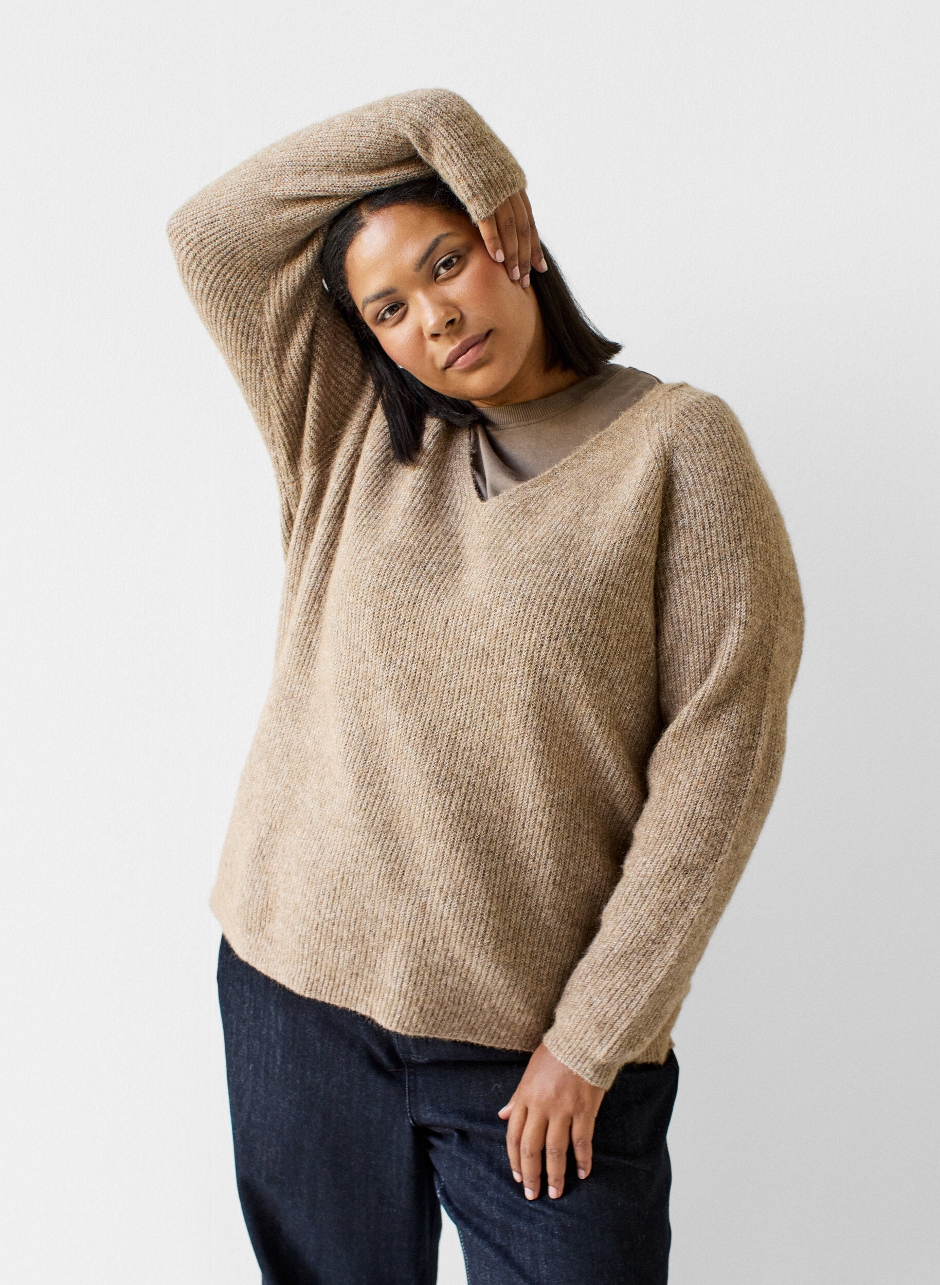 ZizziStrickbluse mit V-Ausschnitt und Raglan&auml;rmeln, Braun, Model image number 3
