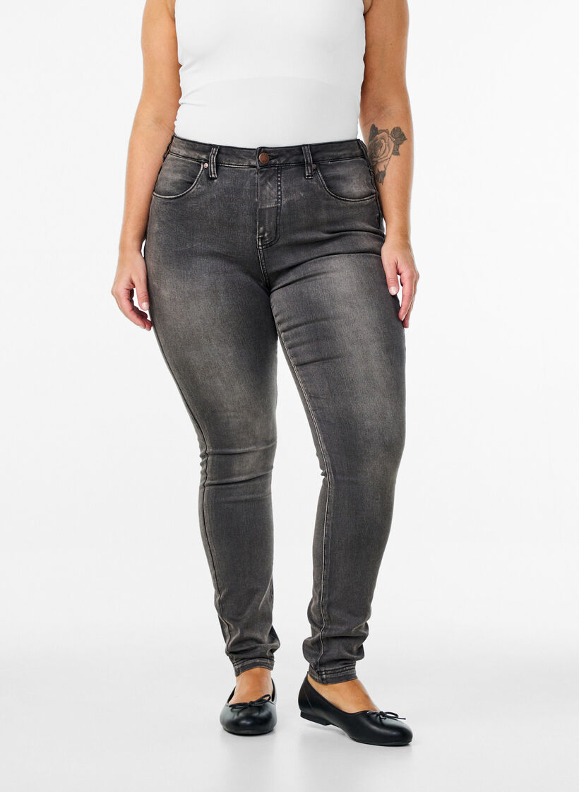 Super Slim Amy Jeans mit hoher Taille, Dark Grey Denim, Model image number 2