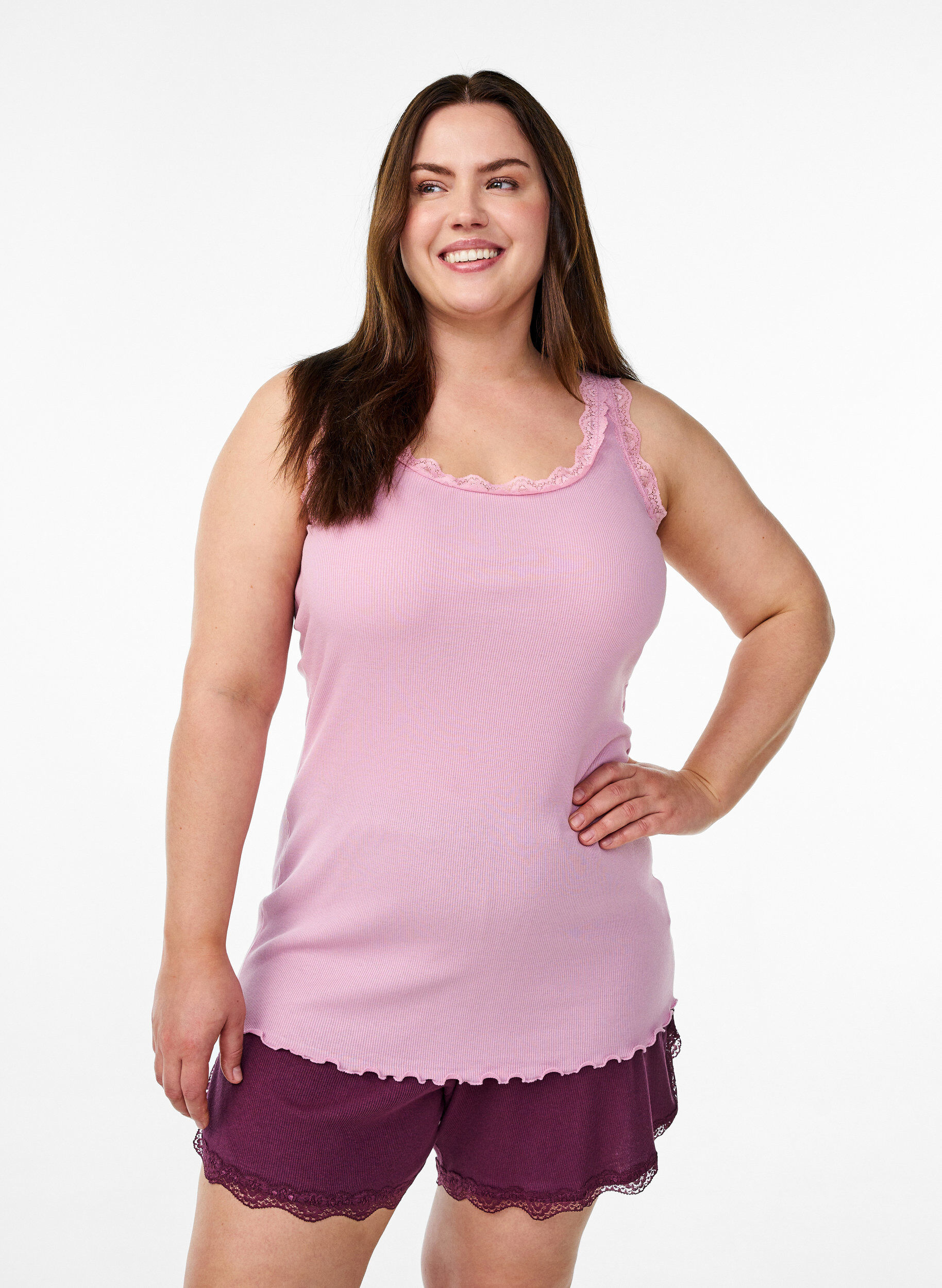 Top mit Spitzensaum, Pink, Model