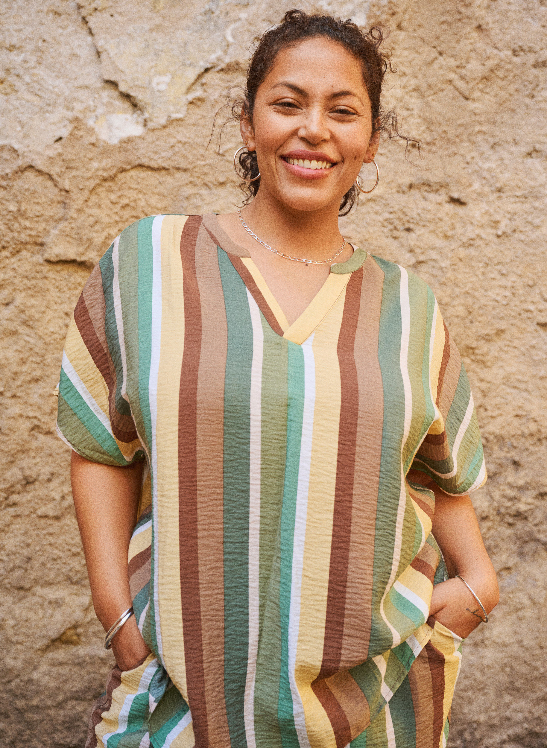 ZizziGestreifte Viskose-Bluse mit kurzen &Auml;rmeln, Braun, Image image number 0