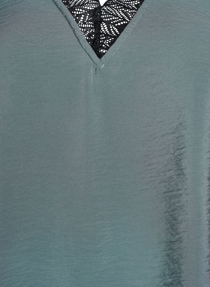 Kurzärmelige Viskosebluse mit Spitzenbesatz, Grün, Packshot image number 2