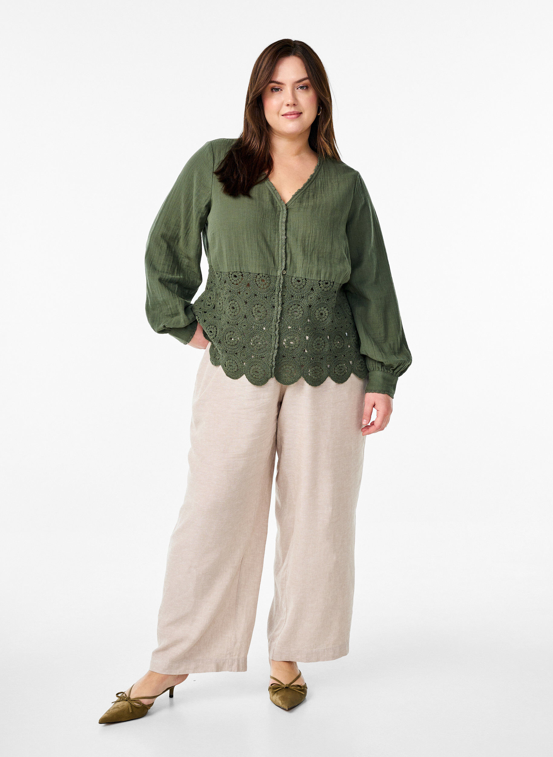 ZizziBaumwoll-Musselinbluse mit H&auml;keldetails, Gr&uuml;n, Model image number 1