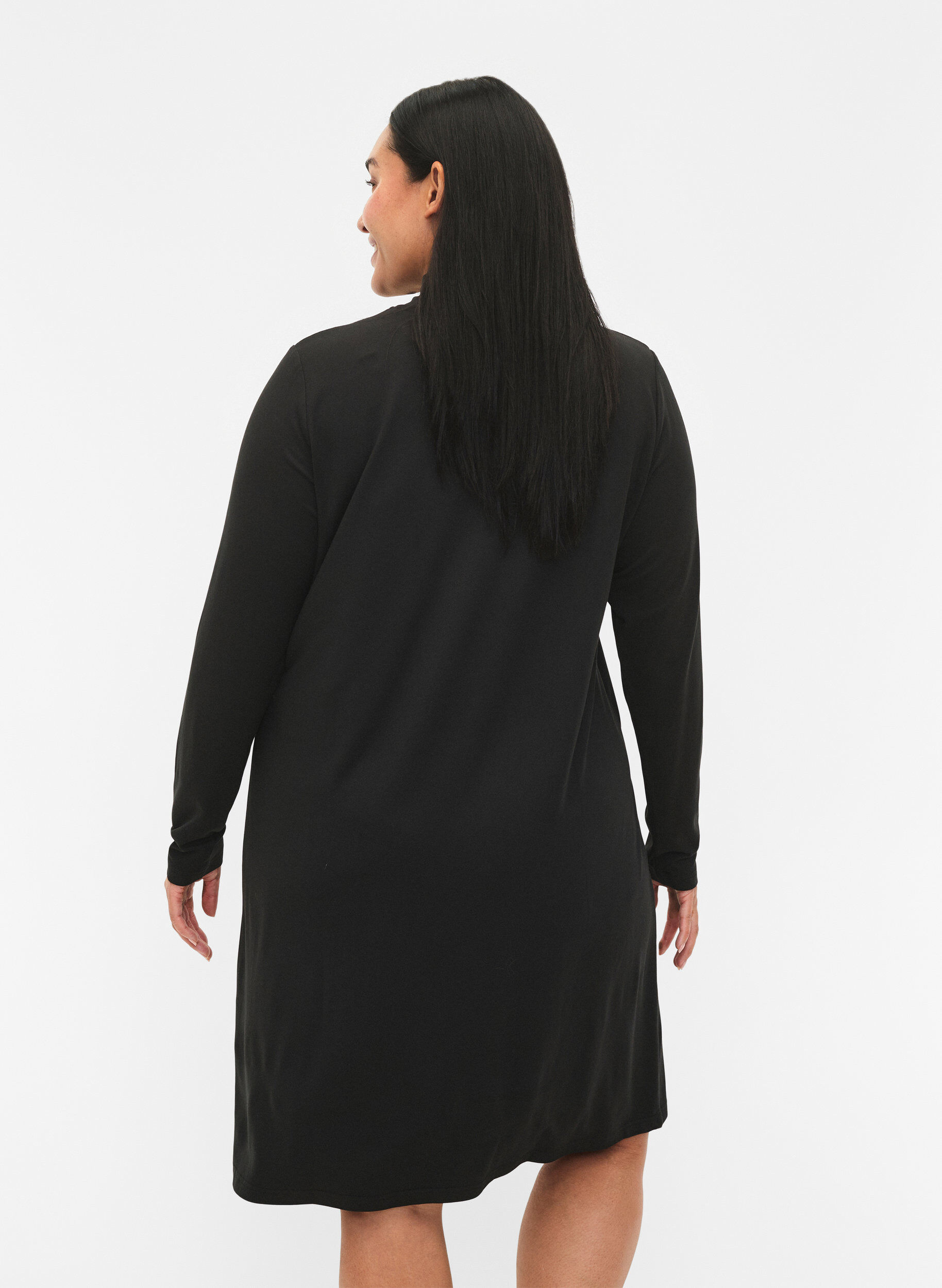 ZizziFLASH &ndash; Lang&auml;rmeliges Kleid mit Rollkragen, Schwarz, Model image number 2