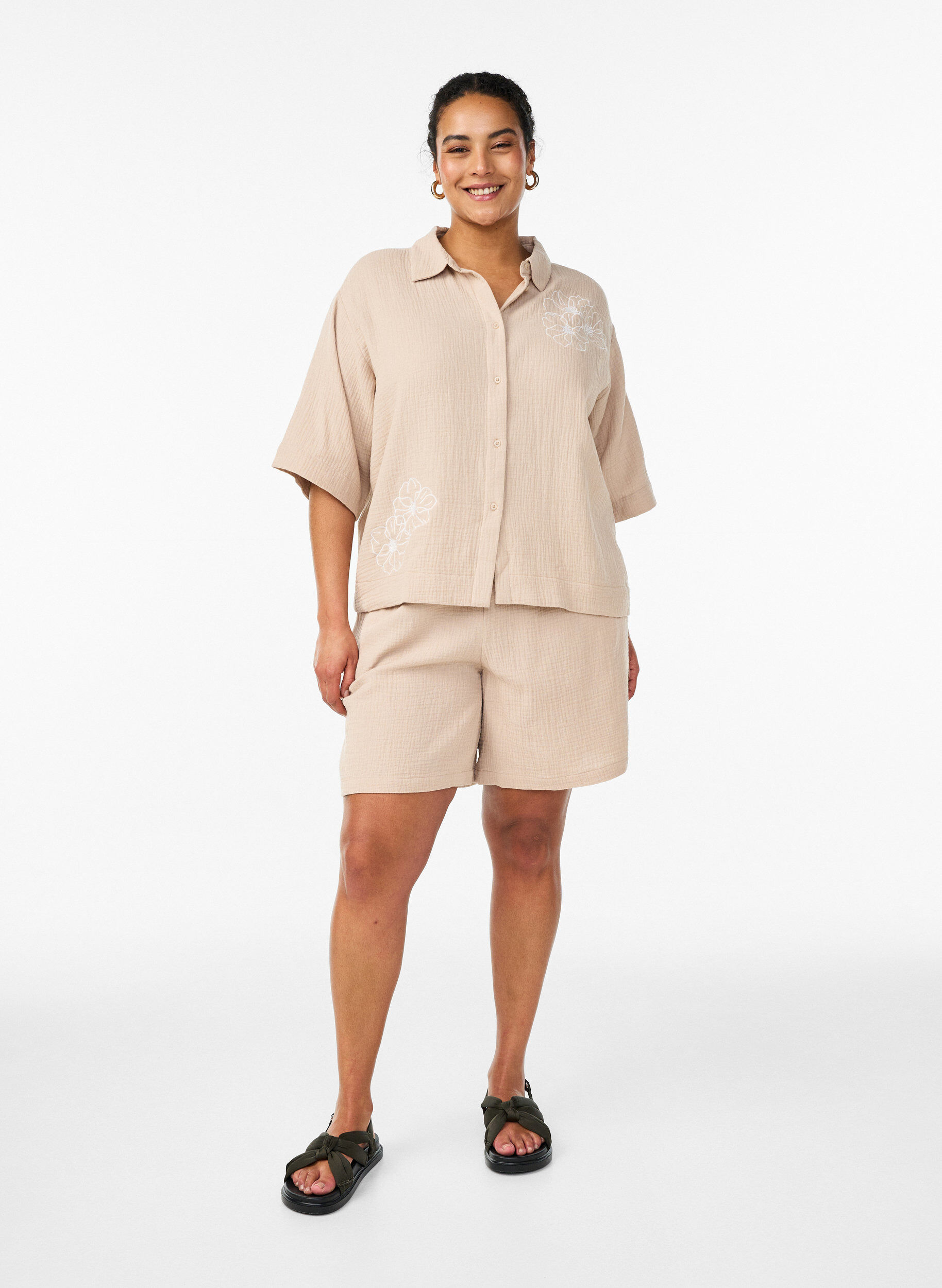 ZizziHoch taillierte Shorts aus Baumwoll-Musselin, Beige, Model image number 1