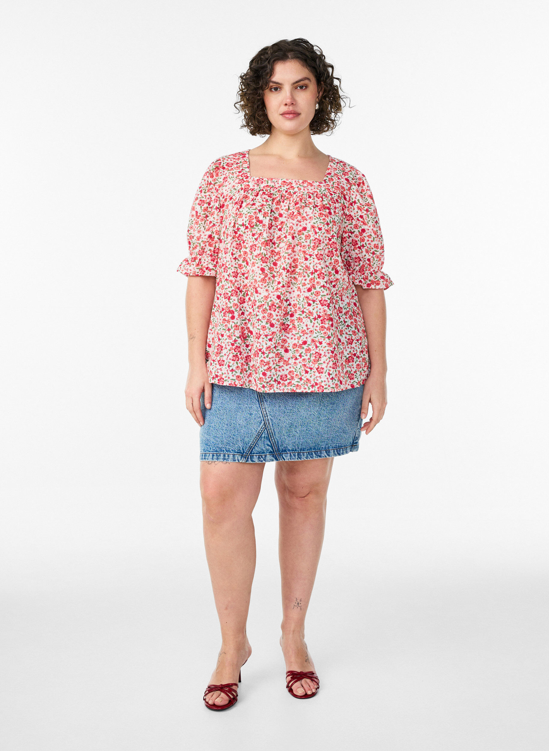 ZizziBaumwollbluse mit eckigem Ausschnitt, Rot, Model image number 1