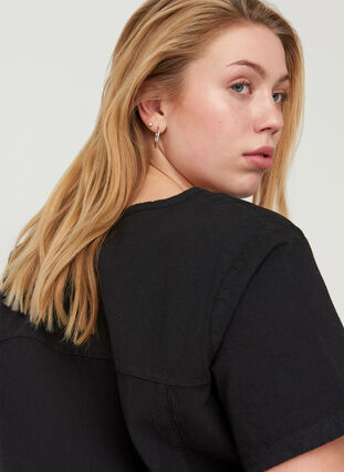 Kurzarm Bluse aus Baumwolle mit V-Ausschnitt, Black, Model image number 2