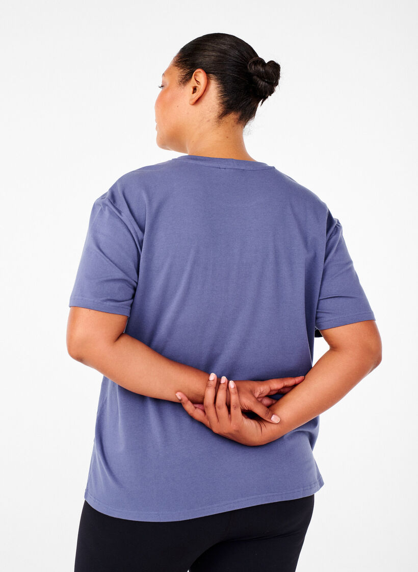 Sportliches T-Shirt aus Bio-Baumwolle, , Model image number 2