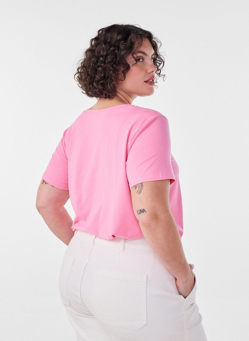 Einfarbiges basic T-Shirt aus Baumwolle, Pink, Model image number 2