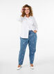 Mille Mom Fit Jeans mit Stickerei, Blau, Model image number 0