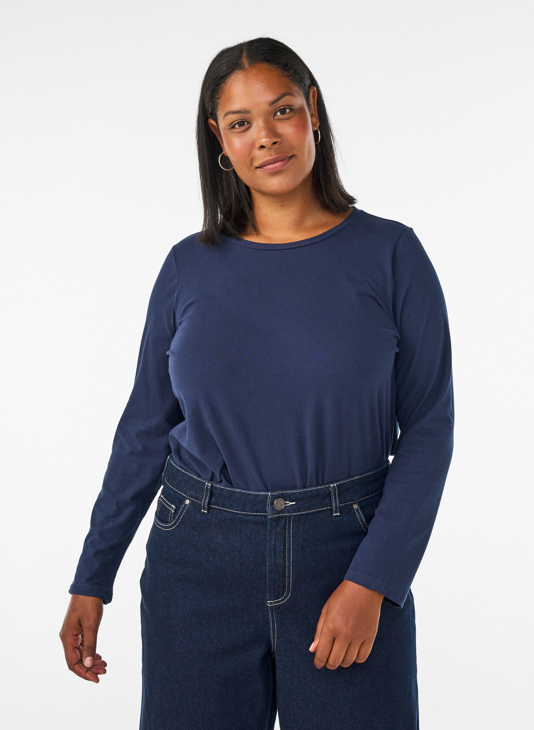 Basic Bluse aus Jersey mit langen &Auml;rmeln, Blau, Model