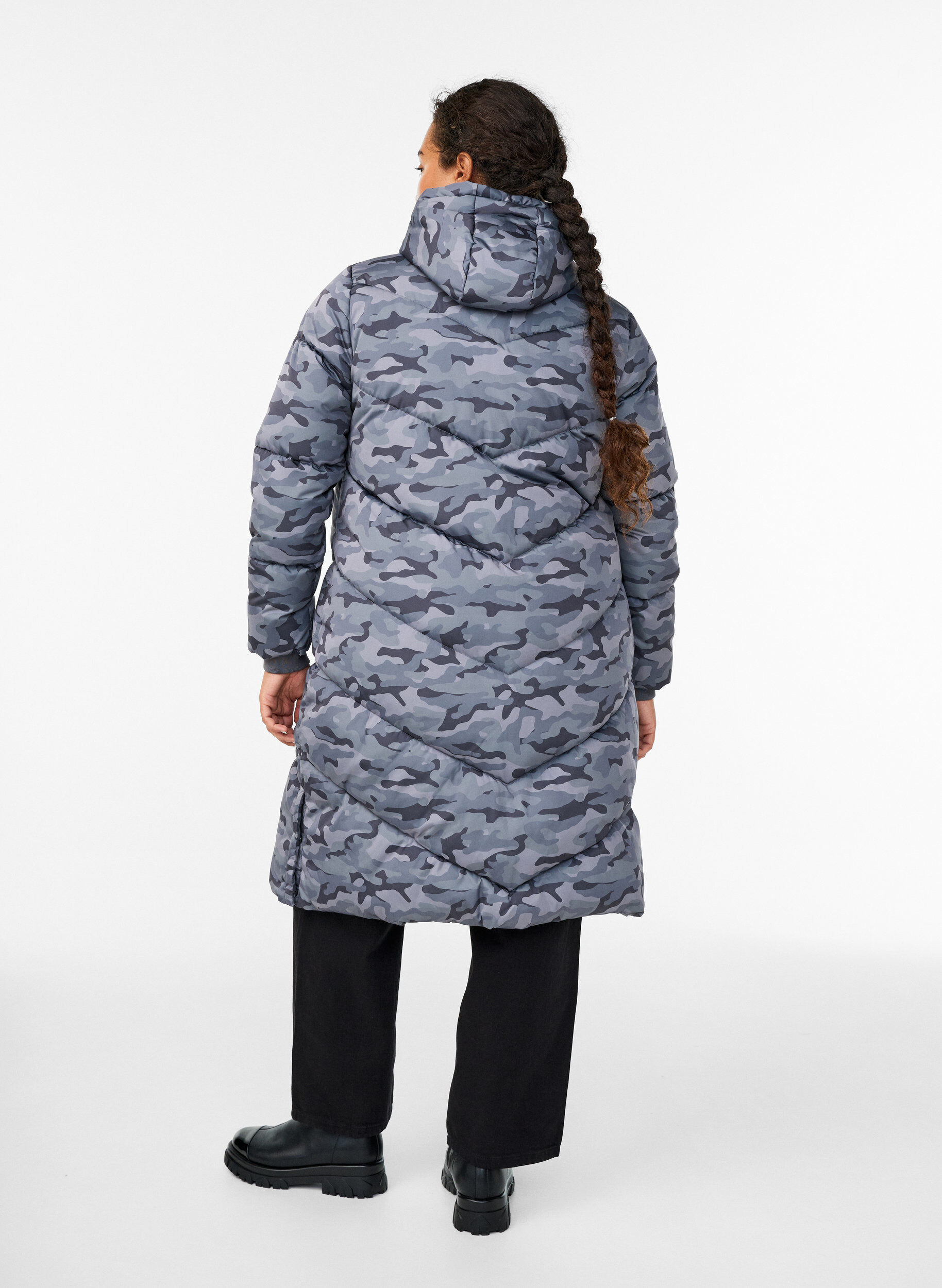 ZizziLange Camouflage-Steppjacke, Grau, Model image number 2