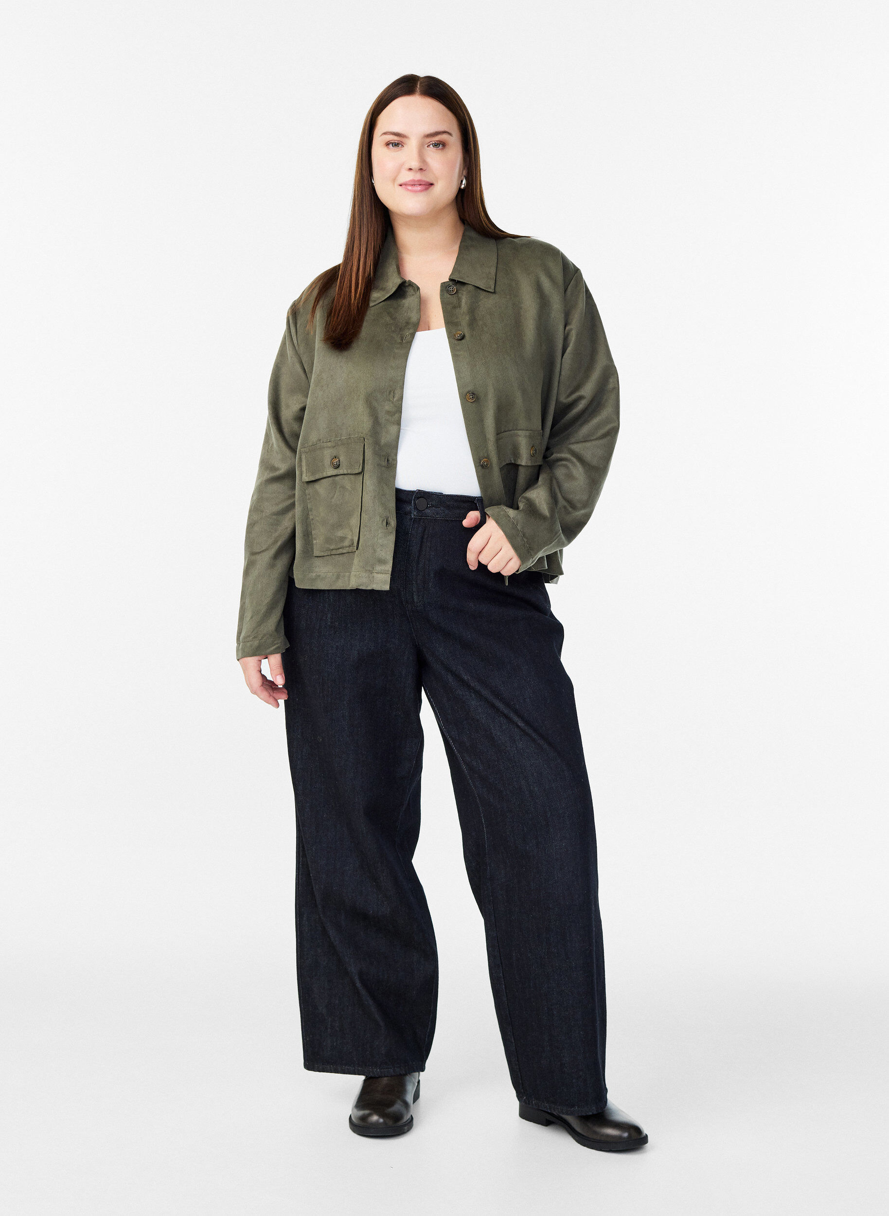 ZizziKurze Jacke aus Wildlederimitat mit Taschen, Gr&uuml;n, Model image number 1