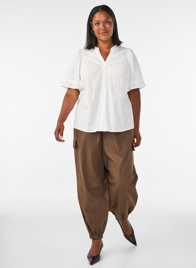 Bluse aus Baumwolle mit Zierb&auml;ndern, Vanille, Model image number 1