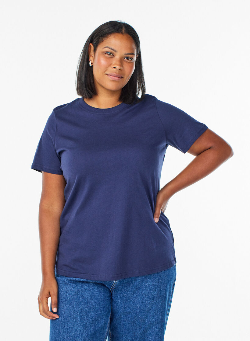 Basic T-Shirt aus Baumwolle mit Rundhalsausschnitt, Blau, Model image number 0