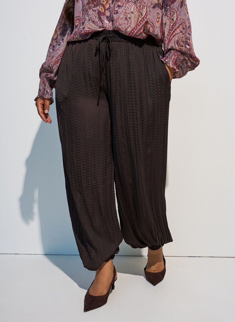Ballonhose mit Struktur und elastischem Bund, Braun, Model image number 2