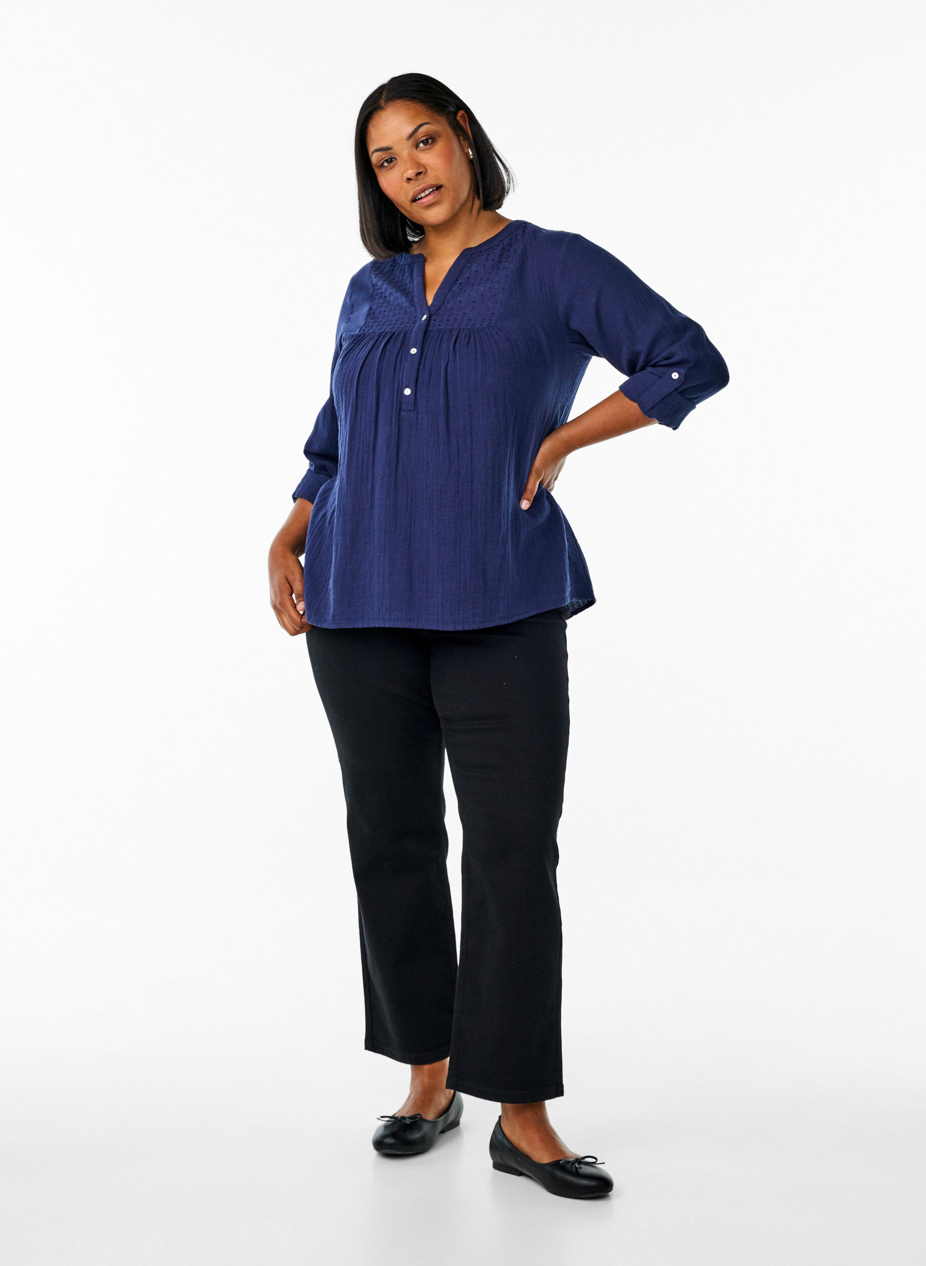 ZizziBluse aus Baumwollmusselin mit Lochstickerei, Blau, Model image number 1