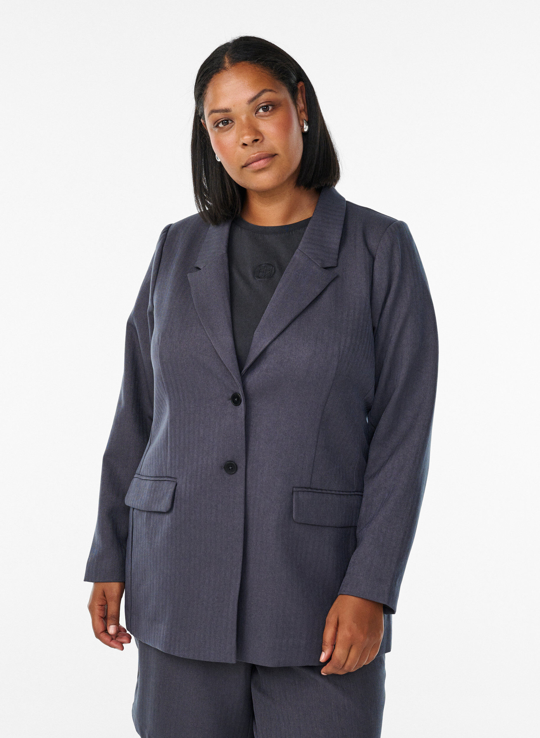 Klassischer Blazer mit Taschen, Grau, Model
