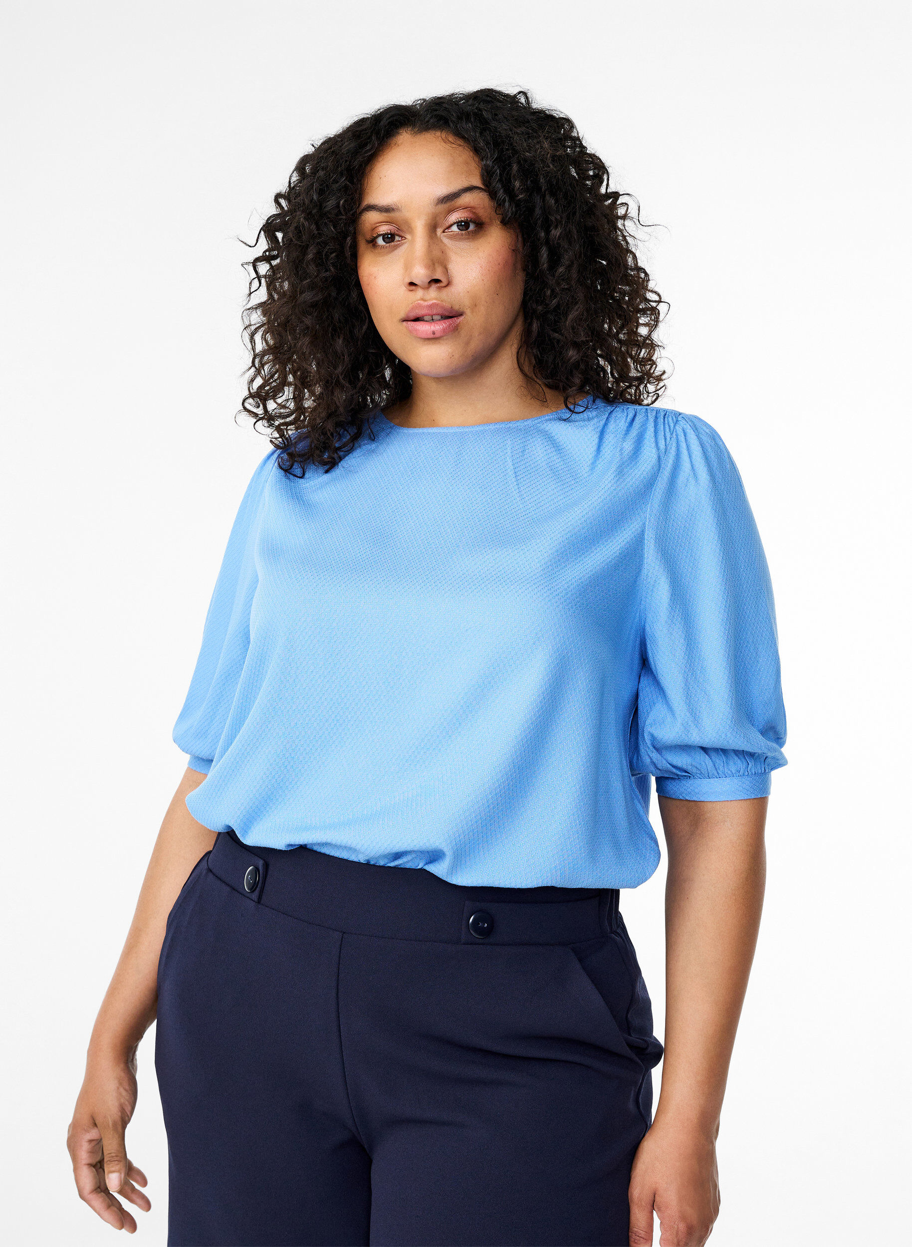 Zizzi Viskosebluse mit 1/2 &Auml;rmeln, Cornflower Blue, Model image number 0