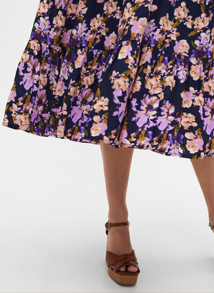 Kurzärmliges Viskose-Kleid mit Aufdruck, Small Flower AOP, Model image number 2